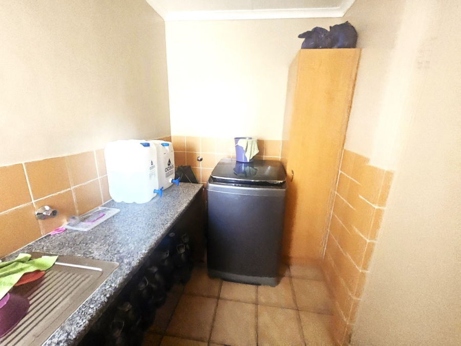 To Let 4 Bedroom Property for Rent in Cashan North West